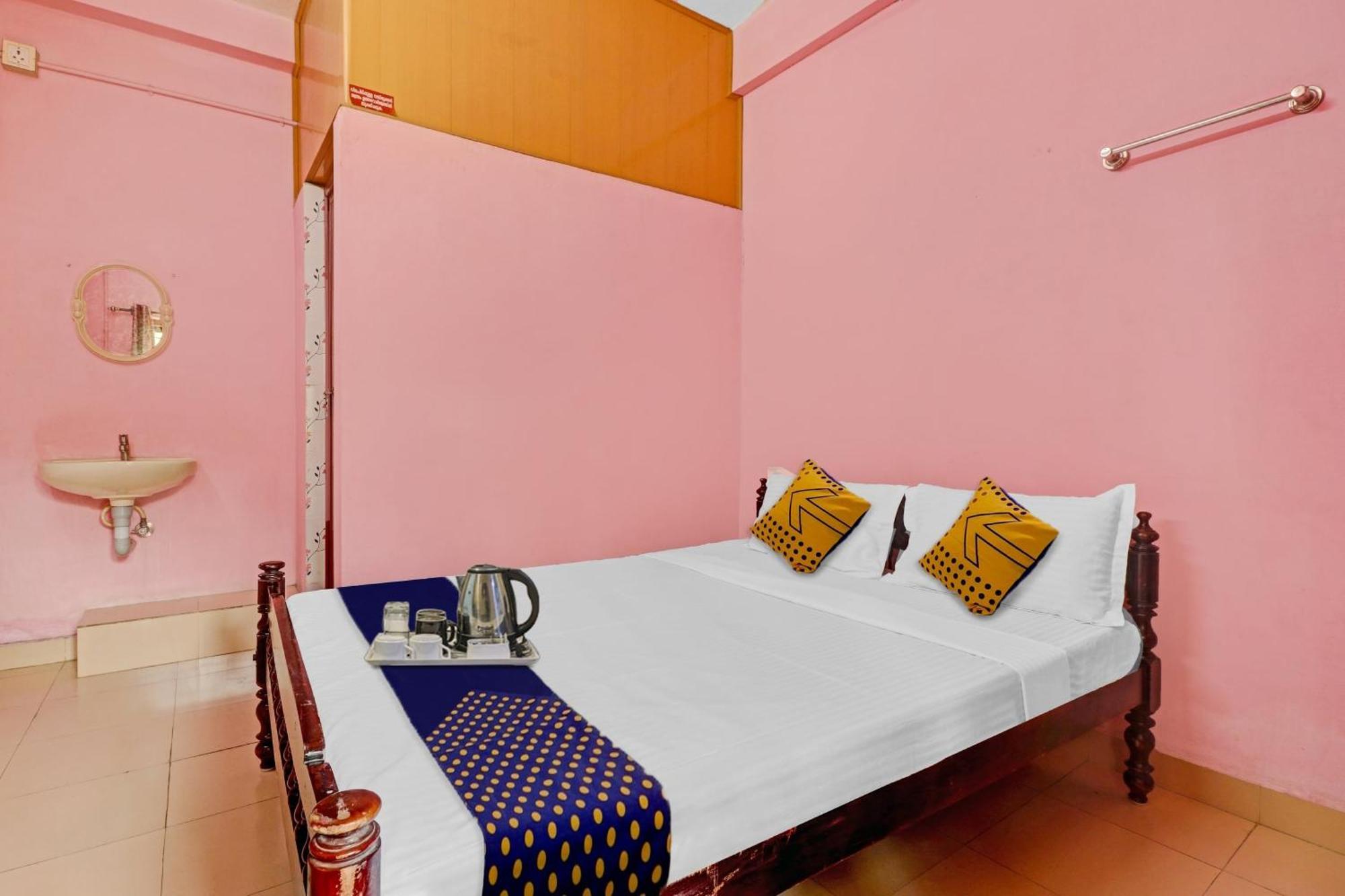 Spot On Jayesh Guest House Nashik Bagian luar foto