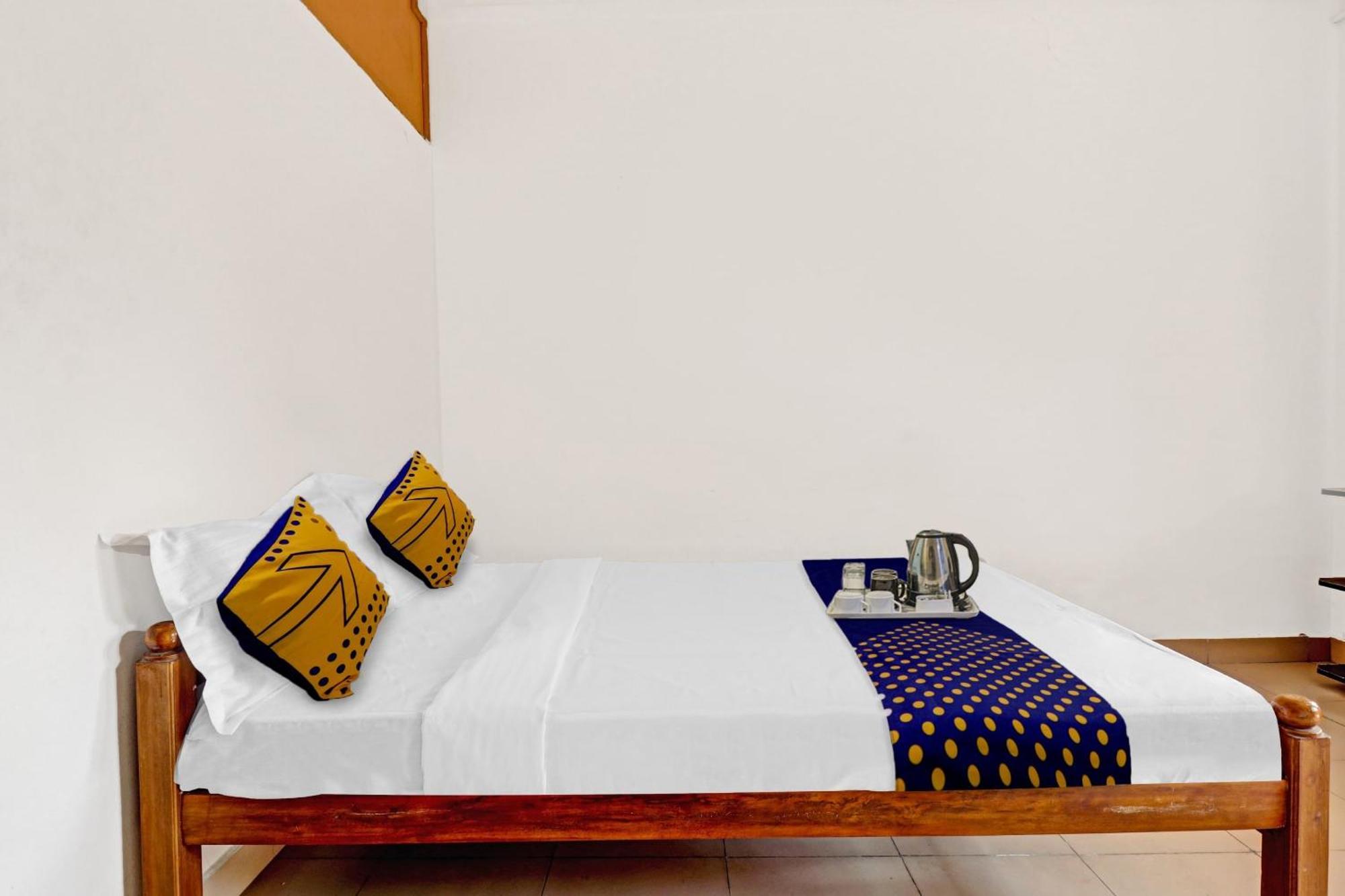 Spot On Jayesh Guest House Nashik Bagian luar foto