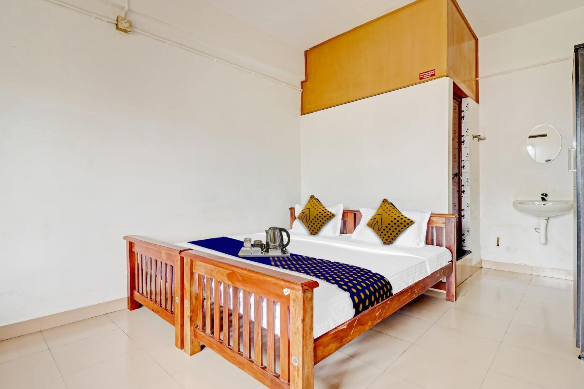 Spot On Jayesh Guest House Nashik Bagian luar foto