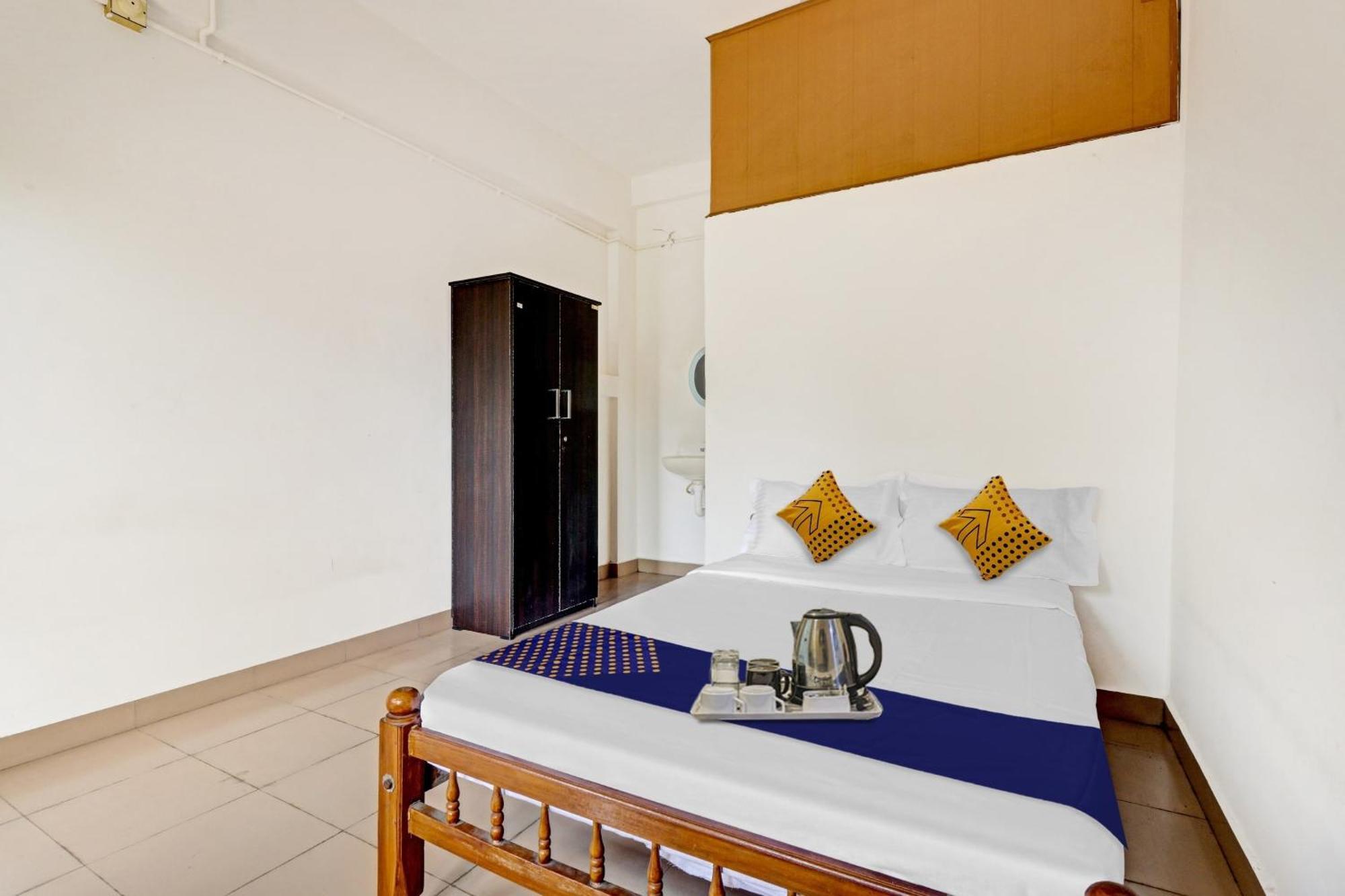 Spot On Jayesh Guest House Nashik Bagian luar foto
