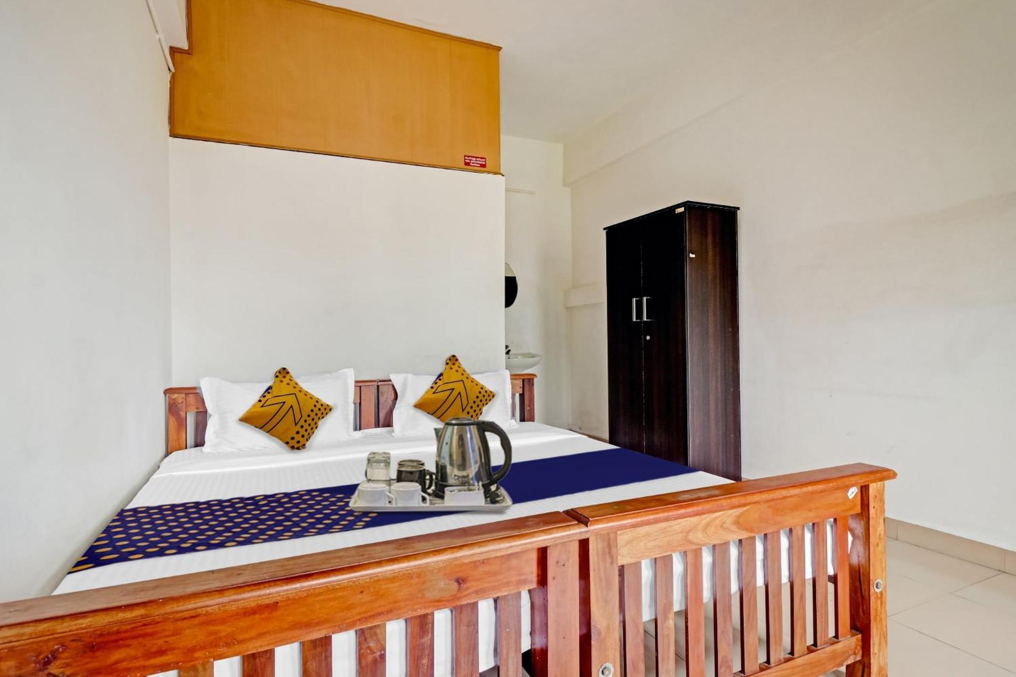 Spot On Jayesh Guest House Nashik Bagian luar foto