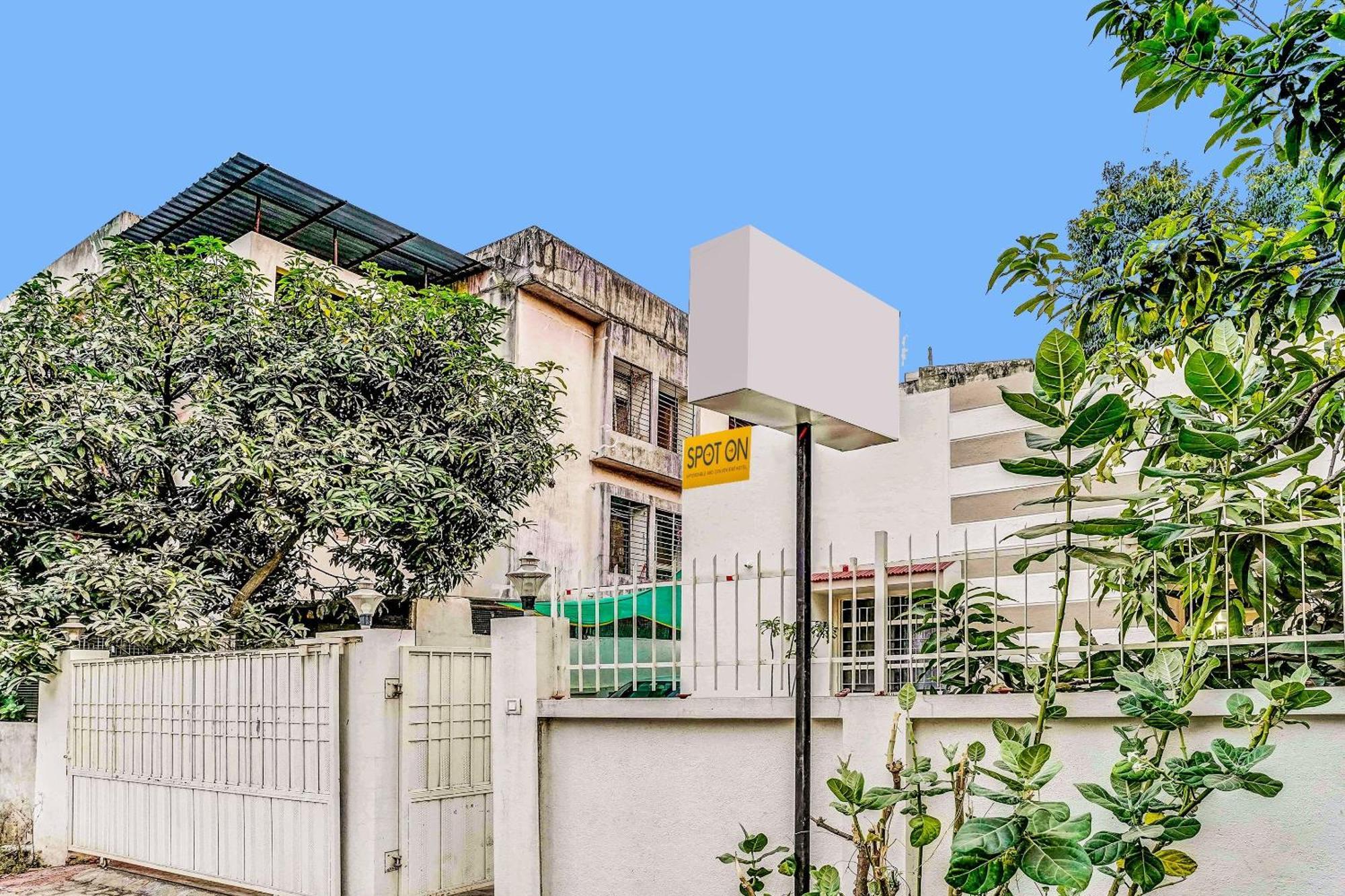 Spot On Jayesh Guest House Nashik Bagian luar foto